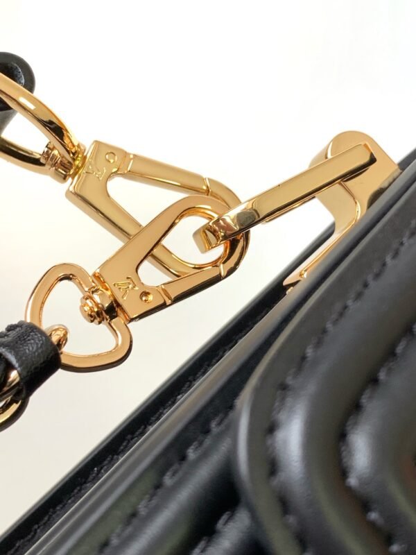 LOUIS VUITTON Large Dauphine