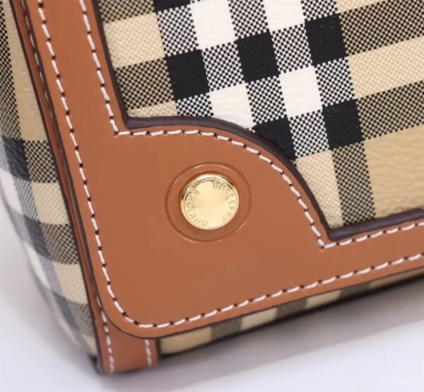 p80920481 (6) Burberry Top handle Note bag p80920481