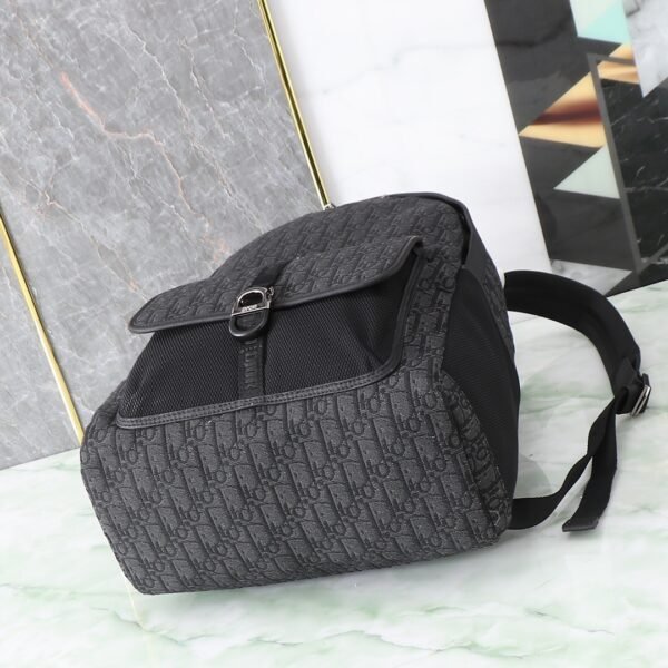 1EIBA178YKYH03E (1) Dior 8 Backpack