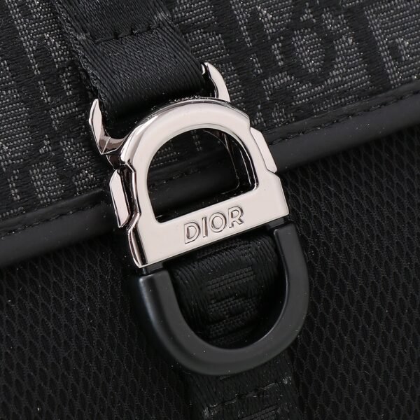 1EIBA178YKYH03E (2) Dior 8 Backpack