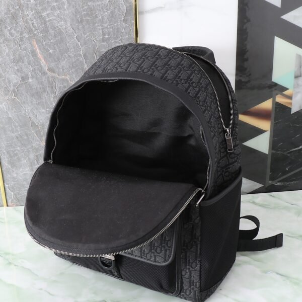 1EIBA178YKYH03E (3) Dior 8 Backpack