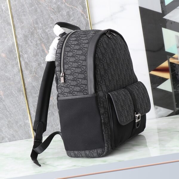 1EIBA178YKYH03E (4) Dior 8 Backpack