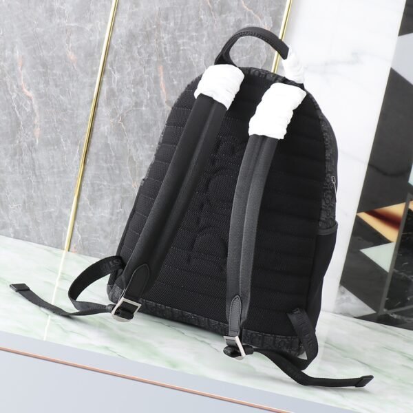 1EIBA178YKYH03E (5) Dior 8 Backpack