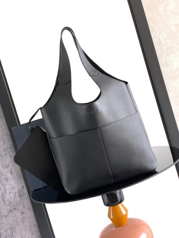 1LLSH276KEC_HOON (4) Dior Privé handbag