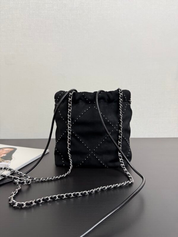 CHANEL 22 MINI HANDBAG