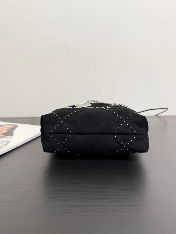 CHANEL 22 MINI HANDBAG