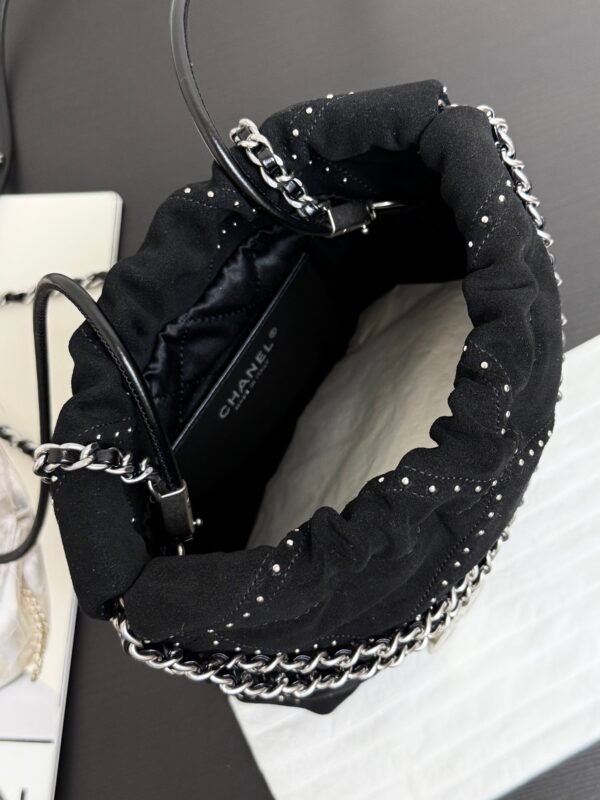 CHANEL 22 MINI HANDBAG