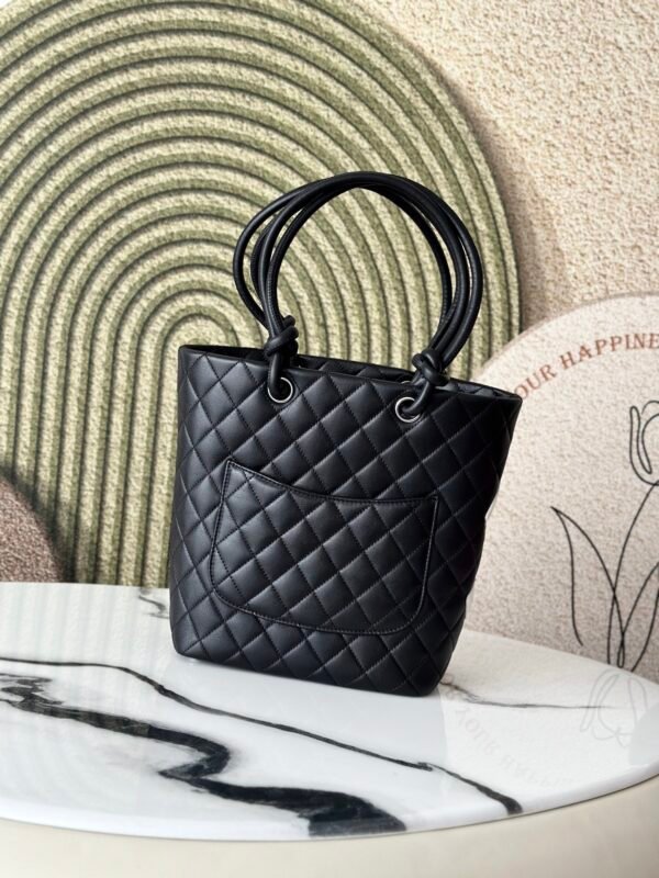 CHANEL CAMBON LIGNE diamond quilted handbag 24CM