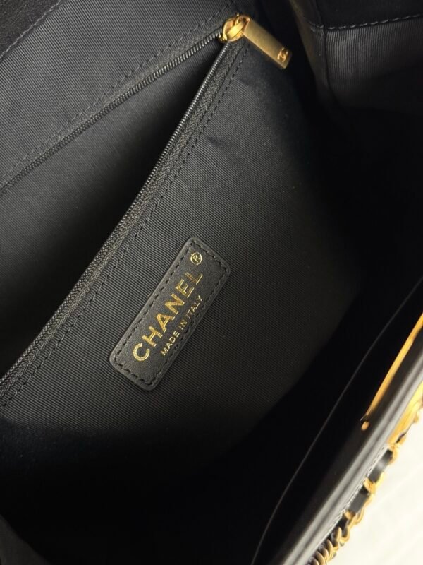 CHANEL SHOPPING BAG BLACK