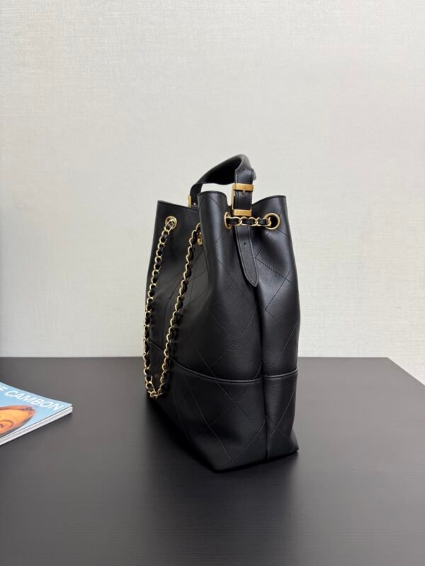 CHANEL SHOPPING BAG BLACK