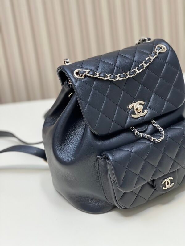 Chanel 22A DUMA Large 24CM