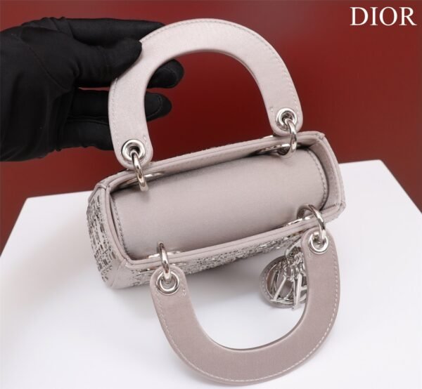 M0500PRTC_M932 (4) DIOR Lady Mini Bag
