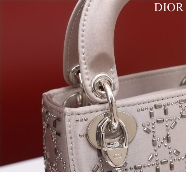 M0500PRTC_M932 (5) DIOR Lady Mini Bag