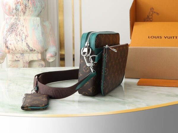 LOUIS VUITTON Trio Messenger M12766