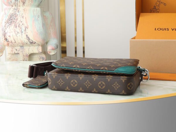 LOUIS VUITTON Trio Messenger M12766