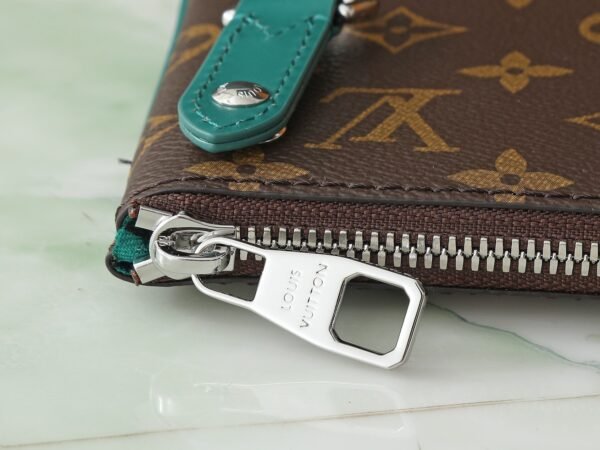 LOUIS VUITTON Trio Messenger M12766