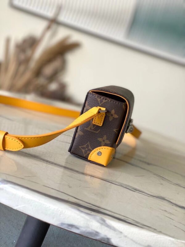 M12811 (2) LOUIS VUITTON Steamer Wearable Wallet M12811