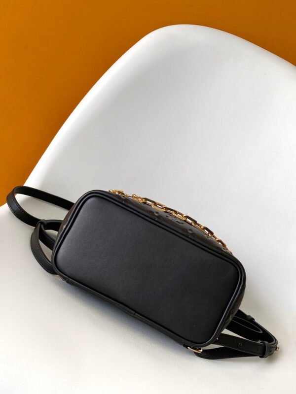 M13357 (2) LOUIS VUITTON Coussin Backpack PM