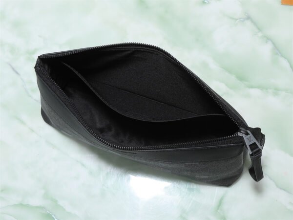 M14926 (7) POCHETTE VOYAGE SOUPLE CLUTCH M14926
