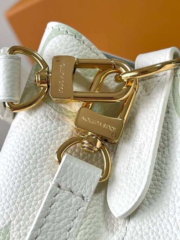 M24048 (3) LOUIS VUITTON Néonoé BB M24048