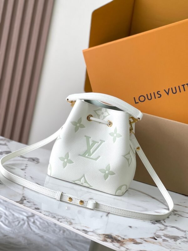 M24048 (5) LOUIS VUITTON Néonoé BB M24048