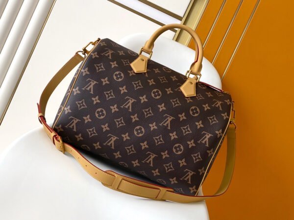 LOUIS VUITTON Speedy P9 Bandoulière 40 M24422