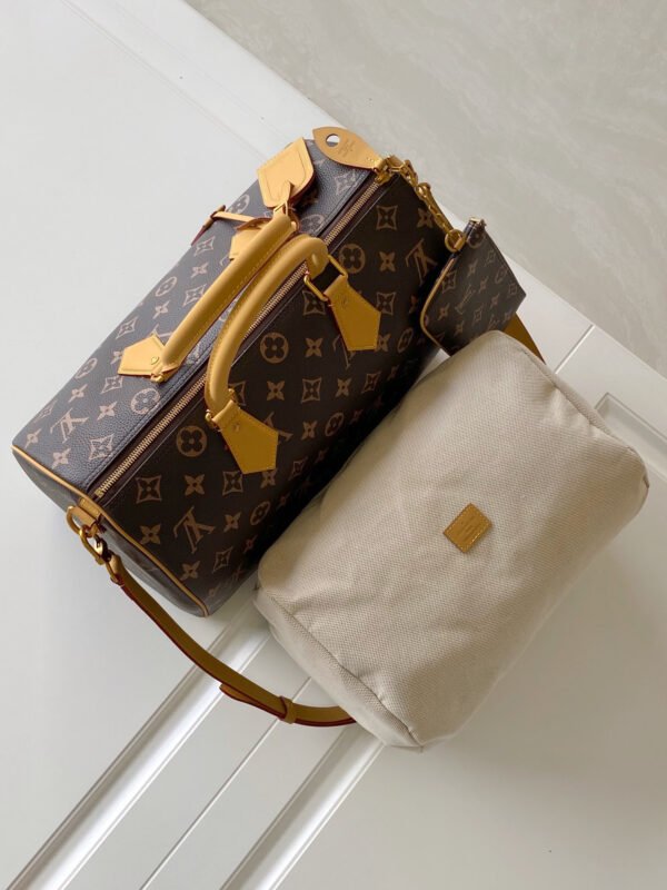 LOUIS VUITTON Speedy P9 Bandoulière 40 M24422