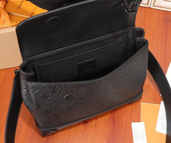 LOUIS VUITTON Steamer PM M24436