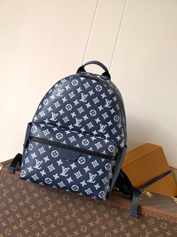 M24760 (1) LOUIS VUITTON Discovery Backpack