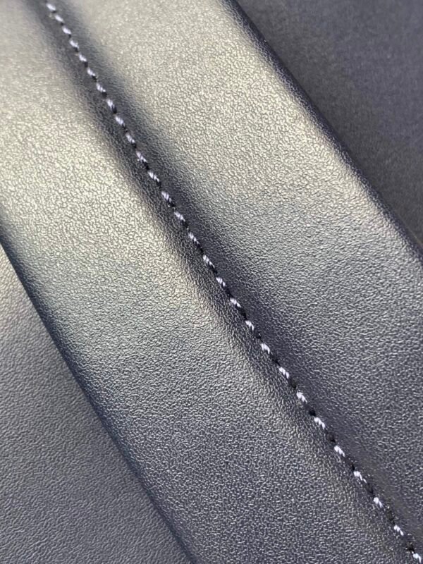 M24760 (6) LOUIS VUITTON Discovery Backpack