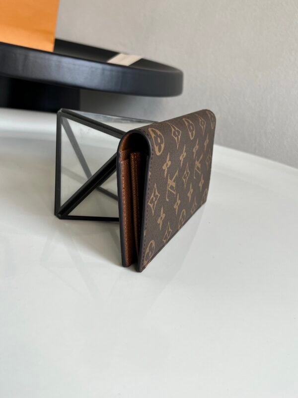 M66540 (5) LOUIS VUITTON Brazza Wallet M66540