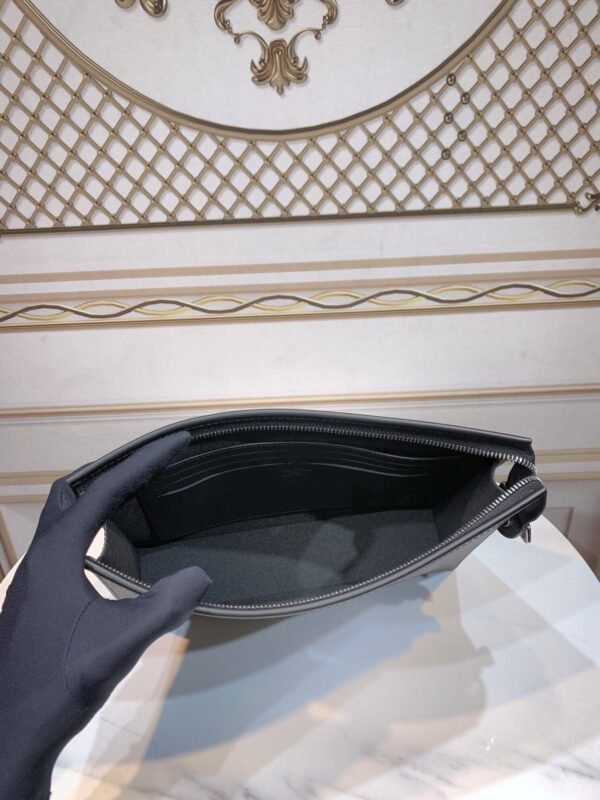 LOUIS VUITTON POCHETTE VOYAGE medium clutch M69535