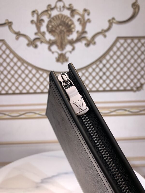 LOUIS VUITTON POCHETTE VOYAGE medium clutch M69535