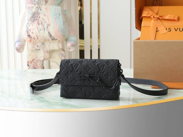 LOUIS VUITTON Steamer Wallet M81746