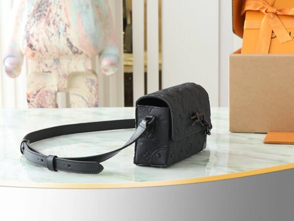 LOUIS VUITTON Steamer Wallet M81746