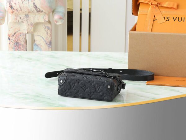 LOUIS VUITTON Steamer Wallet M81746