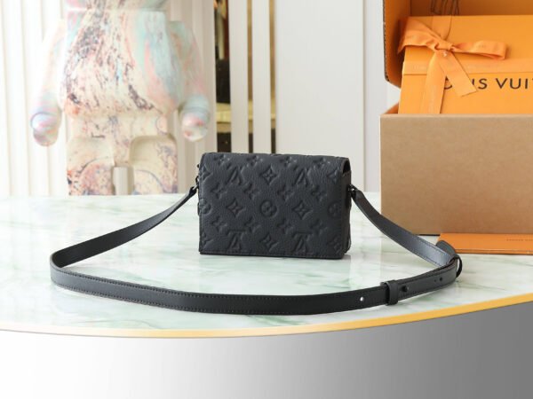 LOUIS VUITTON Steamer Wallet M81746