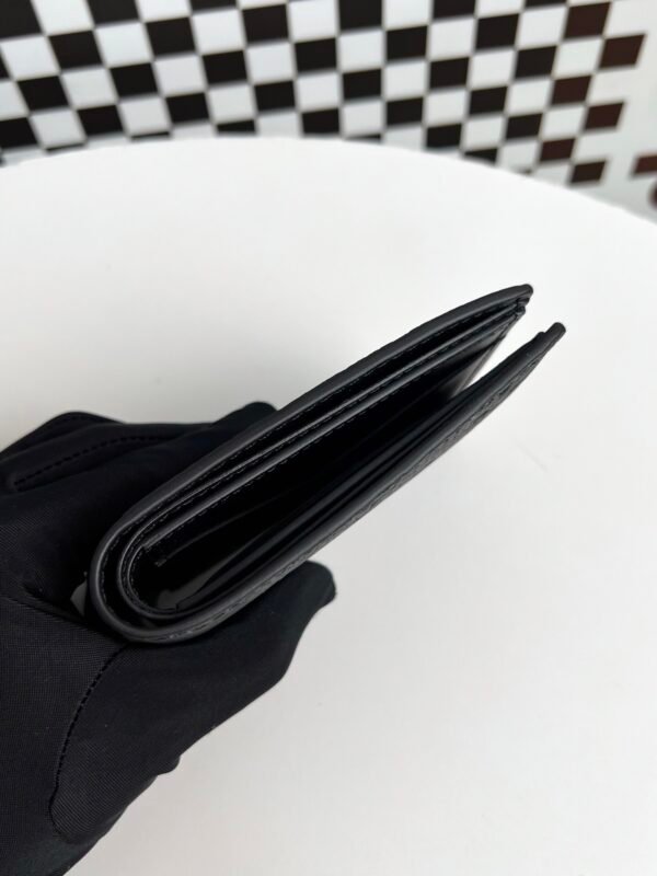 M82072 (1) LOUIS VUITTON MULTIPLE WALLET M82072