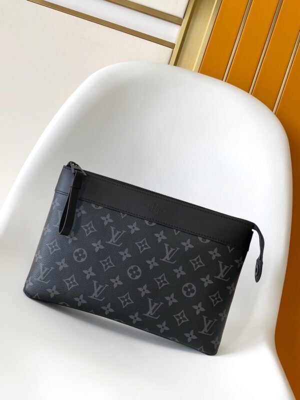 LOUIS VUITTON POCHETTE VOYAGE SOUPLE CLUTCH M82543