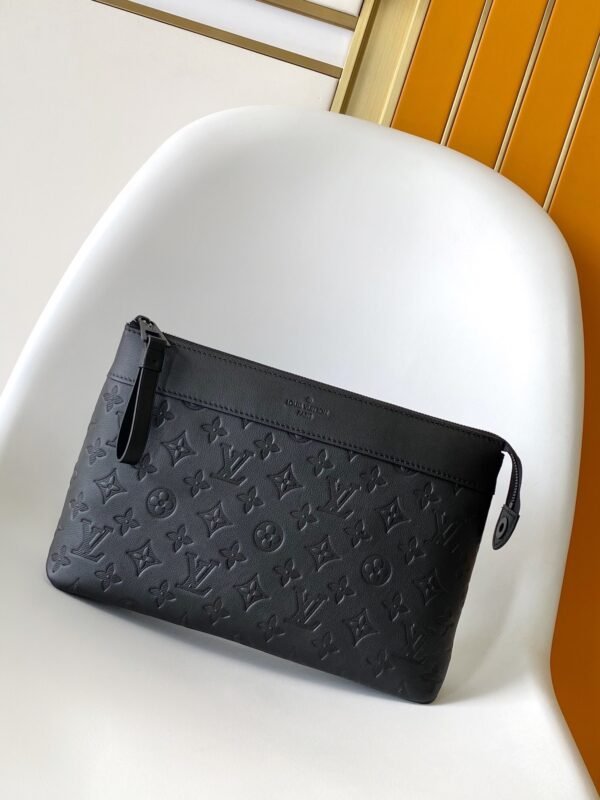 M82545 (2) LOUIS VUITTON POCHETTE VOYAGE SOUPLE CLUTCH M82545