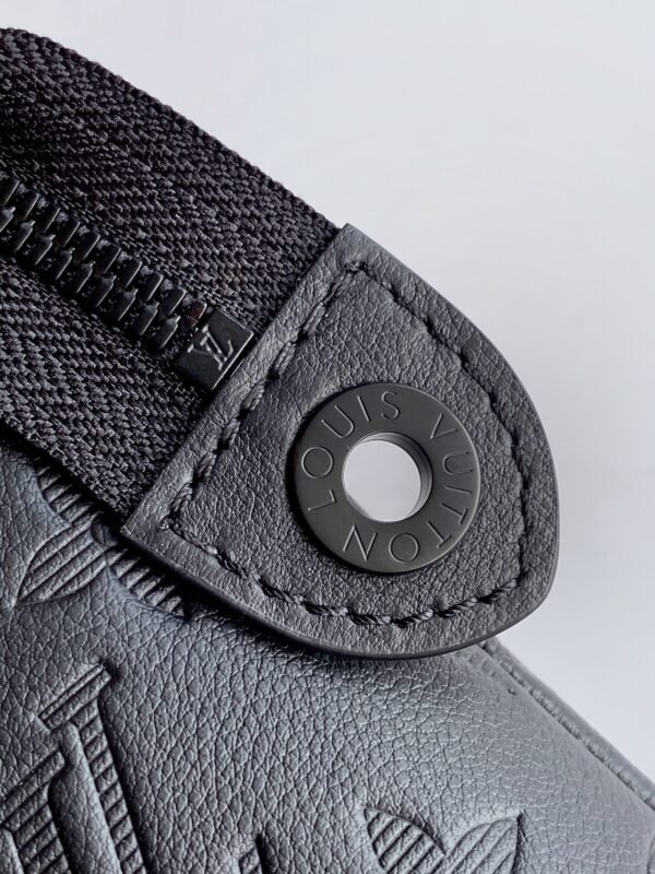 M82545 (3) LOUIS VUITTON POCHETTE VOYAGE SOUPLE CLUTCH M82545