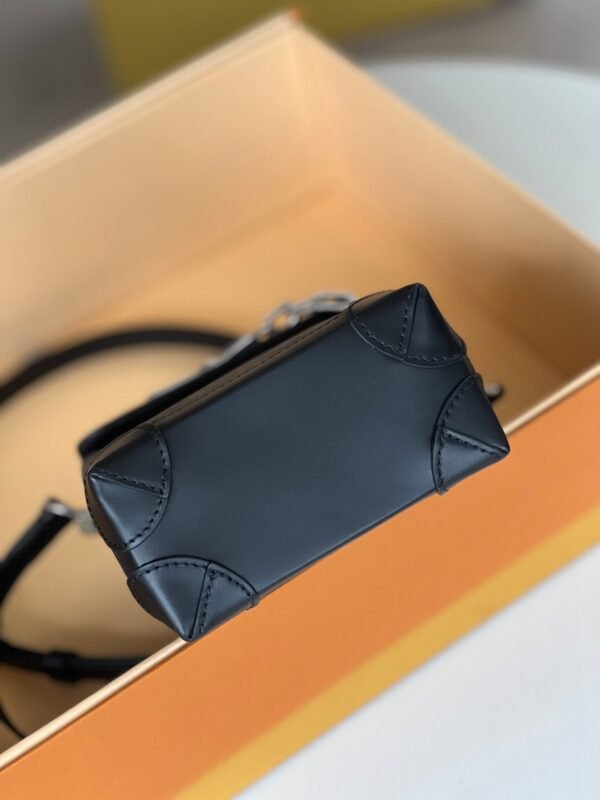 M82774 (3) LOUIS VUITTON Nano Steamer M82774