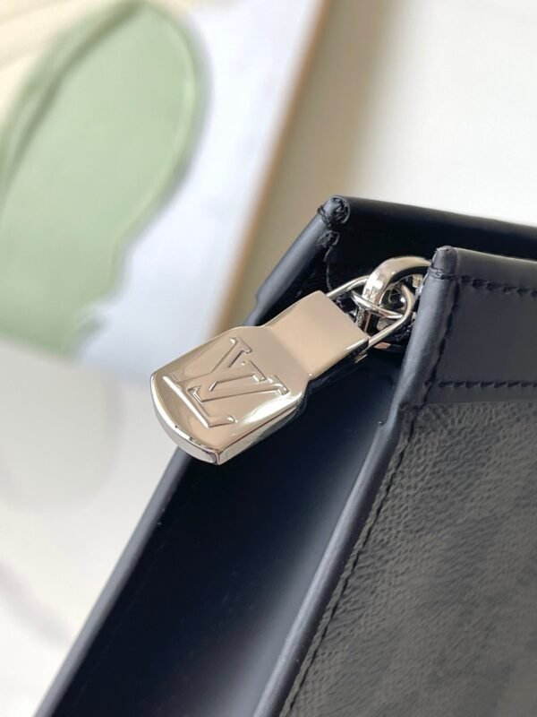 Pochette Voyage Medium N41696