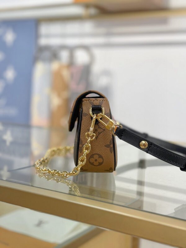 m26587 (2) Wallet On Chain Ivy M26587