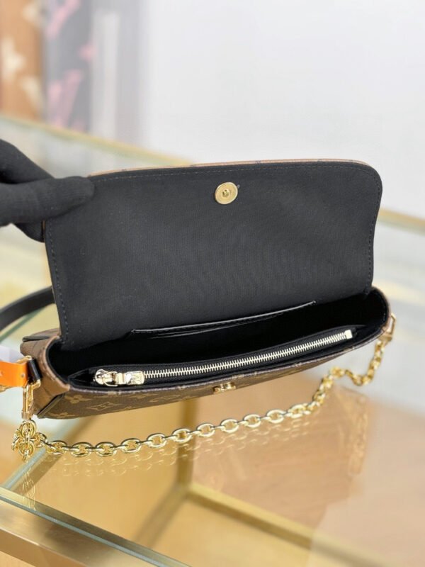 m26587 (5) Wallet On Chain Ivy M26587