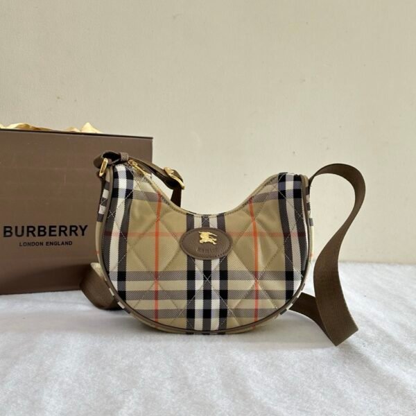 p81113081 (1) burberry Horseshoe Crossbody Bag p81113081