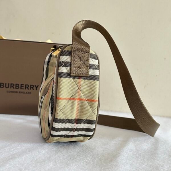 p81113081 (4) burberry Horseshoe Crossbody Bag p81113081