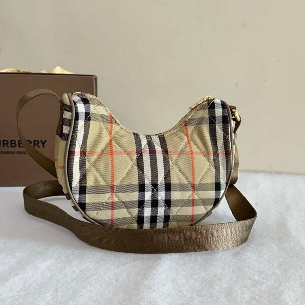 p81113081 (6) burberry Horseshoe Crossbody Bag p81113081