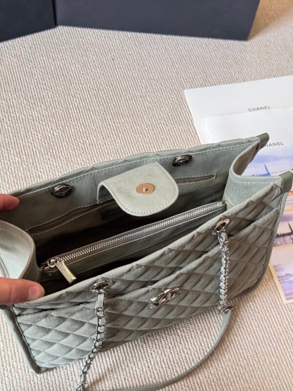 𝘝𝘪𝘯𝘵𝘢𝘨𝘦 Chanel chain shoulder bag