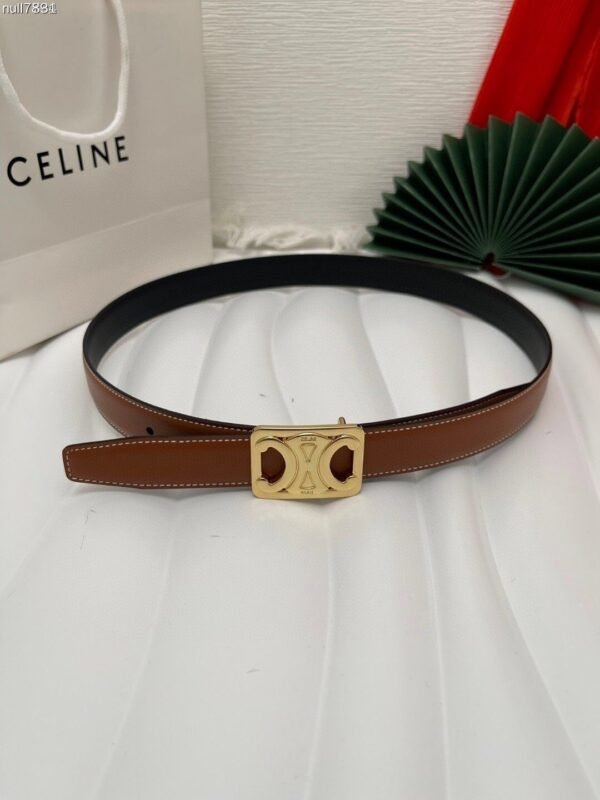 45BIZ3APC (4) CELINE MEDIUM 25MM REVERSIBLE FRAMED TRIOMPHE BELT IN TAURILLON AND NATURAL CALFSKIN